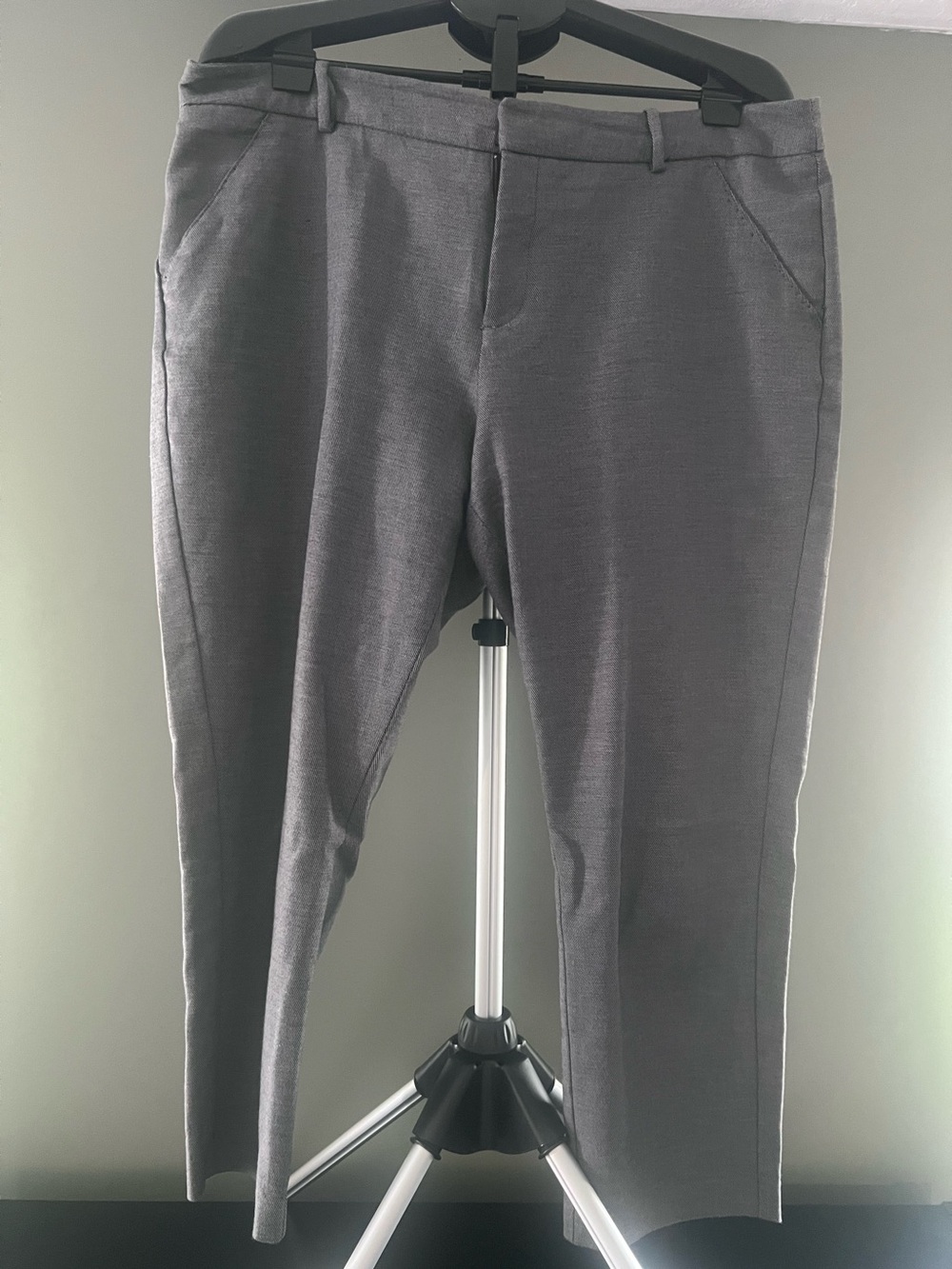 Merona Gray Lightweight Dress Capri Pants